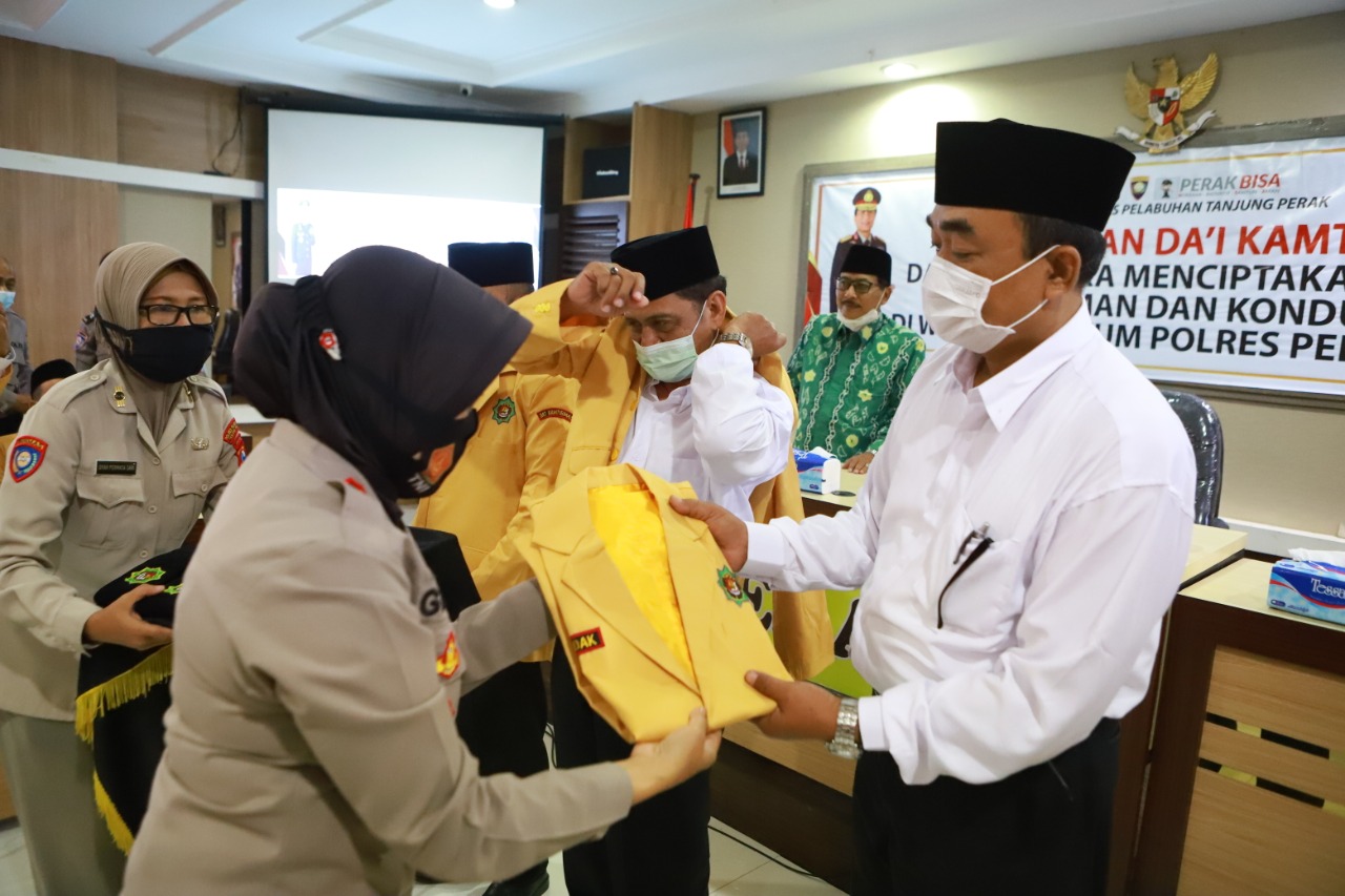 Polres Tanjung Perak Kukuhkan Da'i Kamtibmas