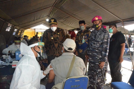 Sinergitas TNI dan Pemkab Sidoarjo Serbu Vaksin untuk 1.000 Warga Pepe