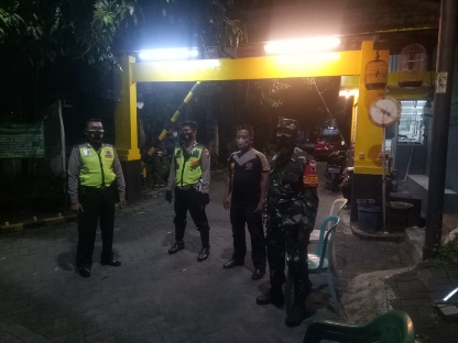 Babinsa Aktif lakukan Patroli di Pemukiman Warga
