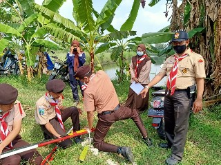 Babinsa Cerme beri pelatihan Saka Wira Kartika.