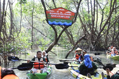 Salah satu wahana petualangan di Romokalisari Advenrure Land. (mar)