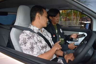 Test Drive Wuling ev di Bukit Golf, Surabaya. (Tim)