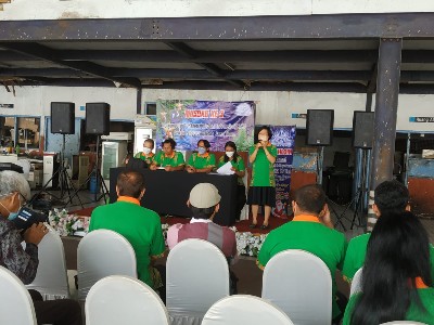 PETKI DPD Jatim Ajak Puluhan Tunanetra Rayakan Natal 2022 Bersama