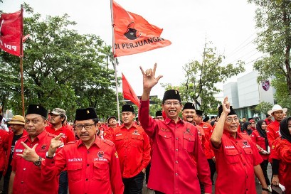 Ini Keseruan PDI Perjuangan Kota Surabaya Saat Daftar Bacaleg ke KPU