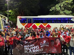 Ratusan Kader PDIP Kota Surabaya Siap Merahkan Gelora Bung Karno