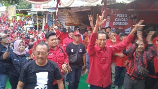 Posko Ganjar di Ngagel Rejo sebagai Rumah Aspirasi Warga