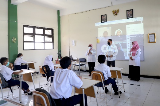 Berantas Anak Putus Sekolah di Surabaya,
