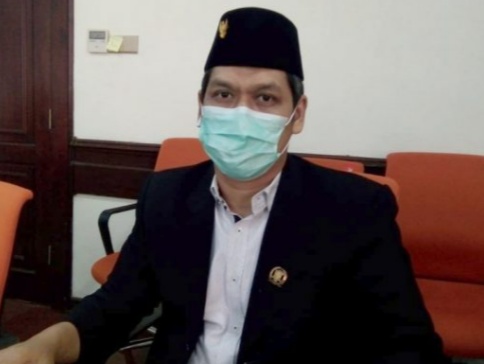 dr. Akmarawita Kadir (istinewa)