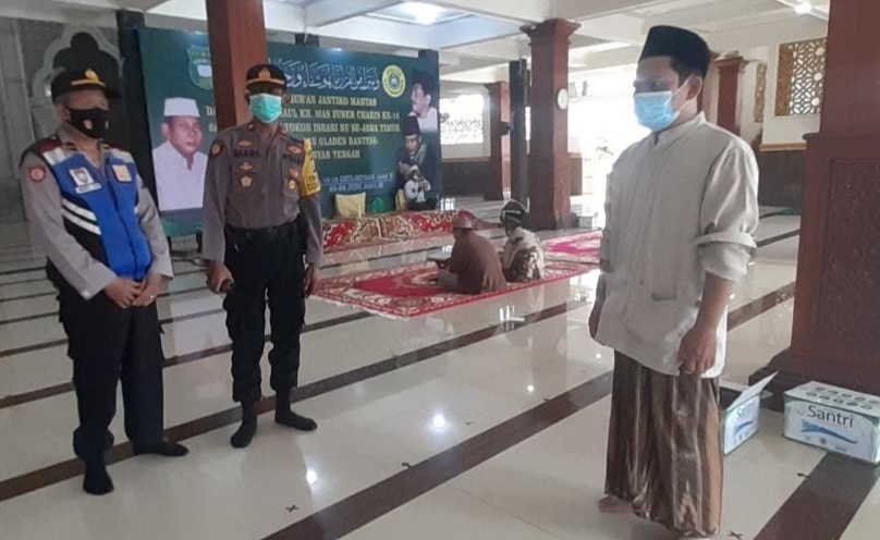 Haul Ke-16 KH. Mas Zuber Charis