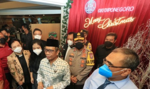 Menko Polhukam Pastikan Misa Di Surabaya Aman