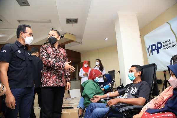 Cak Eri Beri Penghargaan Pada Pendonor Darah Sukarela
