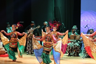 Salah satu penampilan dalam Konser Amal Arti Guru. (Dok. Humas)