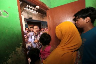 Walikota Eri Motivasi dan Beri Bantuan Empat Anak yang Enggan Sekolah