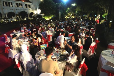 Suasana malam pembukaan Surabaya Cross Culture 2023 di halaman Balai Kota Surabaya./Foto: Diskominfo Kota Surabaya