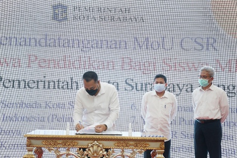 Bantuan Beasiswa untuk Pelajar MBR di Surabaya Meningkat 300 Persen