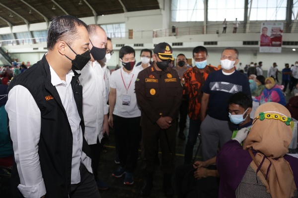 Pemkot bersama Kadin Surabaya Gelar Vaksin Merdeka