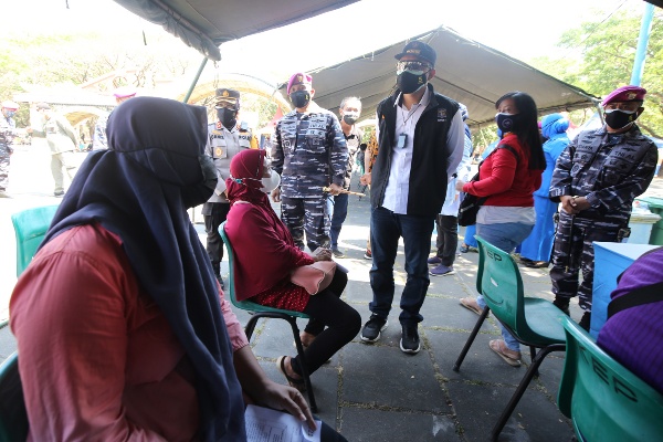 Pasmar 2 Gelar Serbuan Vaksinasi di Kenpark
