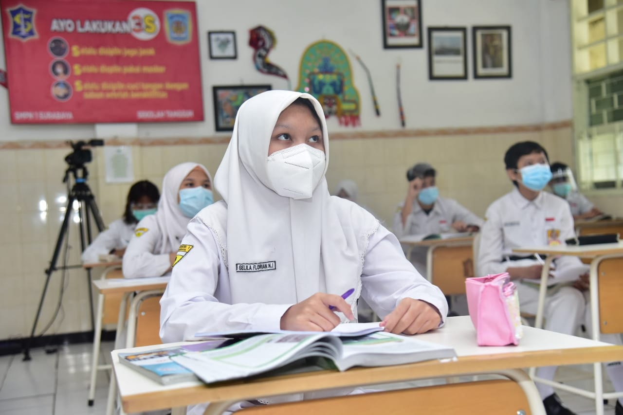 Hadirkan Siswa, 14 SMP di Surabaya Gelar Simulasi Sekolah Tatap Muka