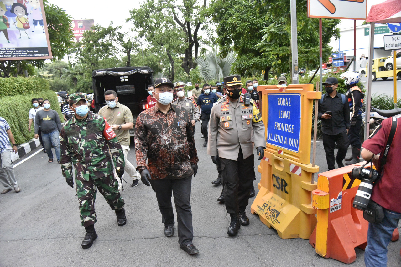 Forpimda Surabaya Gelar Apel Gabungan dan Pantau Pos Pengamanan