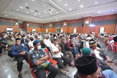 Walikota Eri Ajak Takmir Masjid se Surabaya Urus IMB Tempat Ibadah