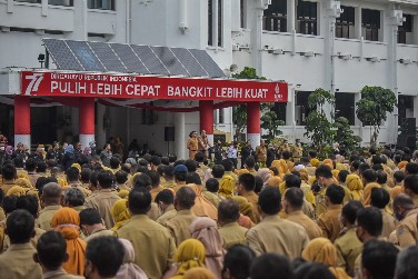 Cegah Pungli, Walikota Eri Minta Pelayanan Perzinan Cepat dan Mudah