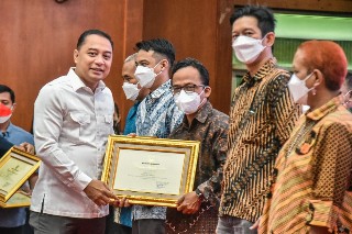 Eri Cahyadi Yakin Stok Darah Aman. (Diskomi fo Kota Surabaya)