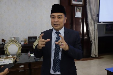 Walikota Surabaya Eri Cahyadi. /Foto: Diskominfo Kota Surabaya