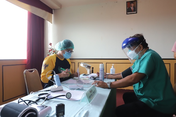 9.194 Nakes di Surabaya Sudah Divaksin Moderna